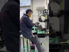 Pezzi di ricambio per stampaggio a iniezione di perni di precisione: stampaggio, rettifica di filetti per applicazioni mediche